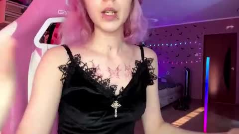 Snapshot of lone1y_bunny chatting on July 12, 2:19 pm lone1y_bunny online show from July 12, 2:19 pm