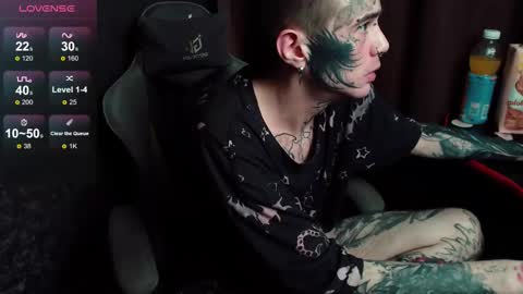 Chris online show from October 30, 10:43 pm