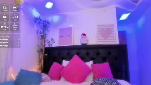 Jennifer  online show from December 18, 8:36 pm
