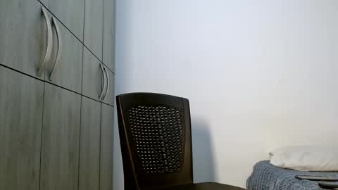 lonelydick2002 online show from October 13, 10:48 am