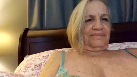 lonelylana1955 online show from October 28, 9:24 am