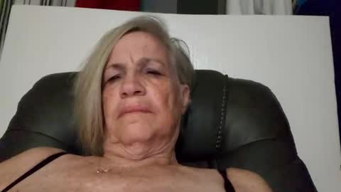 lonelylana1955 online show from October 30, 8:27 am