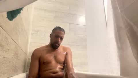 Snapshot of longmeat901 chatting on January 4, 8:17 am longmeat901 online show from January 4, 8:17 am