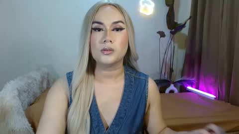 Snapshot of longoria_crawford chatting on September 14, 1:10 pm My Lover Dadddy roberto online show from September 14, 1:10 pm