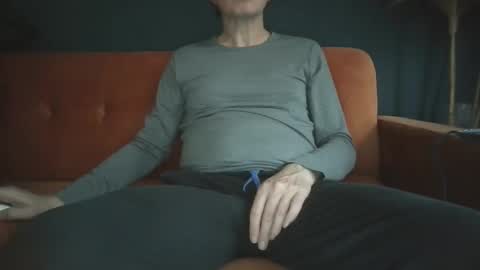 Snapshot of longwet1 chatting on December 1, 10:09 am longwet1 online show from December 1, 10:09 am