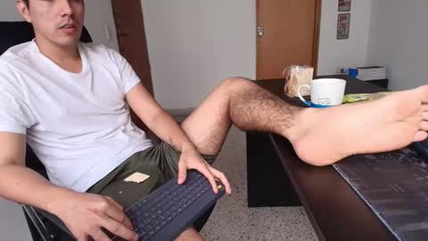 Snapshot of looki_16 chatting on October 12, 4:06 pm looki 16 online show from October 12, 4:06 pm