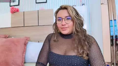 loola_rose online show from March 12, 1:17 pm