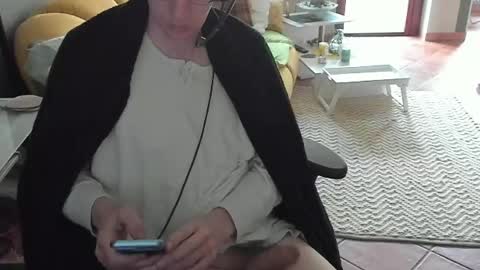 loomie online show from May 30, 9:17 am