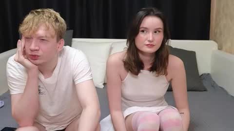 Jean and Isa right couple Mark and Eva left couple online show from November 22, 9:19 am