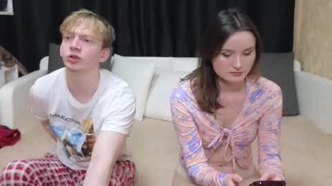 Snapshot of loossers chatting on December 2, 10:42 am Jean and Isa right couple Mark and Eva left couple online show from December 2, 10:42 am