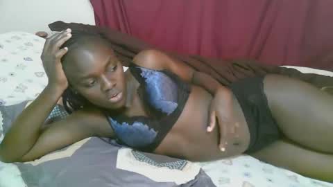 Snapshot of lora_amor chatting on November 21, 11:53 am lora_amor online show from November 21, 11:53 am