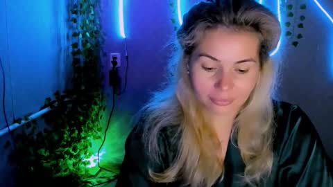 Lora online show from September 16, 2:12 am
