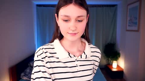 Lora online show from December 29, 4:40 pm