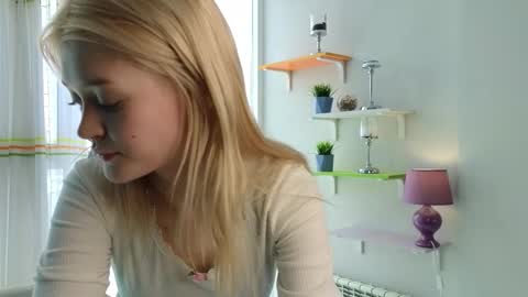 Lora online show from February 28, 9:10 am