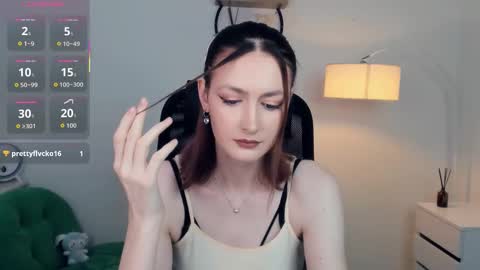 Snapshot of loradimmick chatting on November 9, 10:57 am Lora online show from November 9, 10:57 am