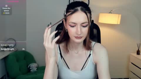 Snapshot of loradimmick chatting on November 16, 7:47 am Lora online show from November 16, 7:47 am