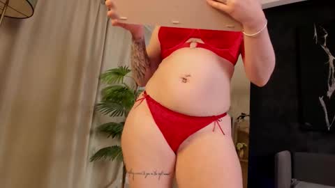 LoraIvone online show from March 17, 8:12 pm