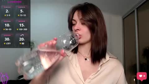 Lora online show from January 6, 1:30 pm