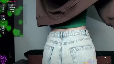 Lora online show from February 28, 1:58 pm