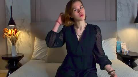 Snapshot of lorapuffs chatting on October 26, 4:13 pm Lora online show from October 26, 4:13 pm