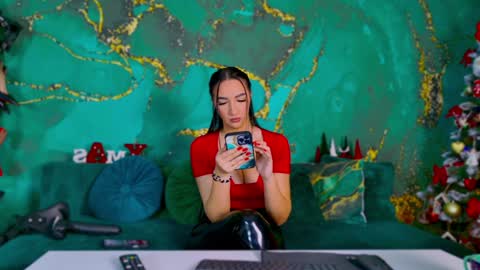 Miss online show from December 20, 8:23 pm