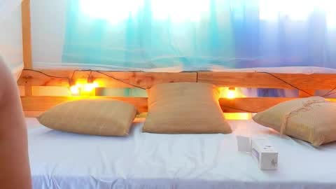 Snapshot of loreaniss chatting on February 10, 8:35 pm loreanis online show from February 10, 8:35 pm