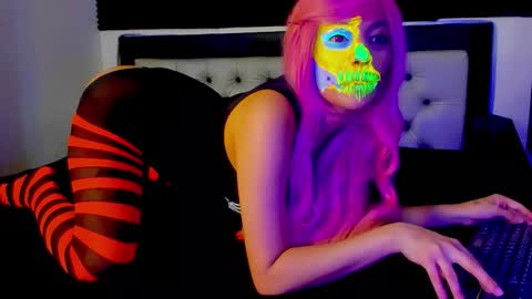 Lore Depp online show from October 27, 4:05 am