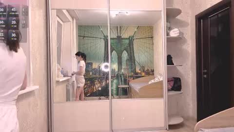 Snapshot of loreeluben chatting on November 12, 1:11 pm Olivia online show from November 12, 1:11 pm