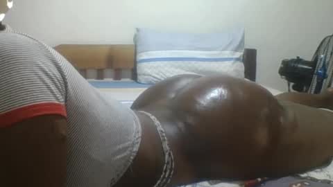 Snapshot of loreencutie chatting on October 8, 7:11 pm loreen online show from October 8, 7:11 pm