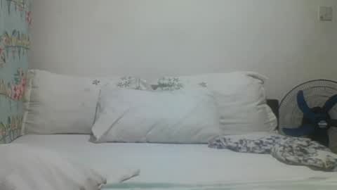 Snapshot of loreencutie chatting on October 14, 7:03 pm loreen online show from October 14, 7:03 pm