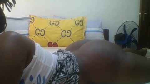 Snapshot of loreencutie chatting on October 23, 2:05 pm loreen online show from October 23, 2:05 pm