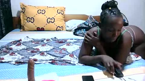 Snapshot of loreencutie chatting on November 17, 6:57 pm loreen online show from November 17, 6:57 pm