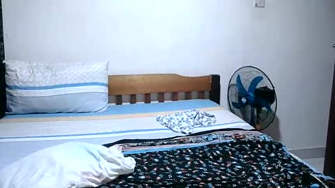 Snapshot of loreencutie chatting on November 18, 8:57 pm loreen online show from November 18, 8:57 pm