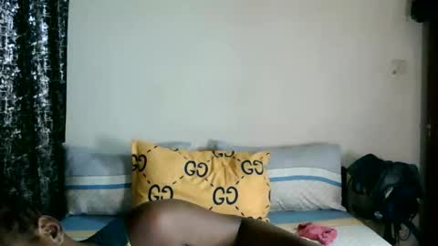 Snapshot of loreencutie chatting on November 24, 7:02 pm loreen online show from November 24, 7:02 pm