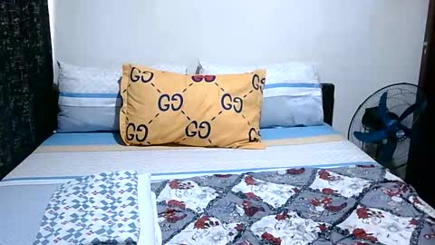 Snapshot of loreencutie chatting on November 25, 12:27 pm loreen online show from November 25, 12:27 pm