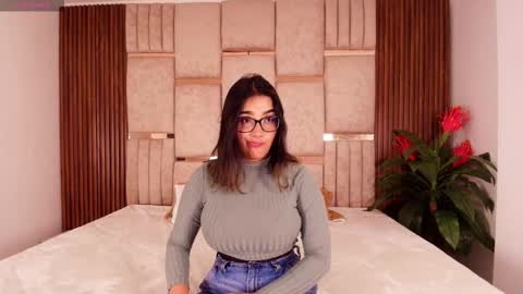  Lorein  online show from October 16, 8:21 pm