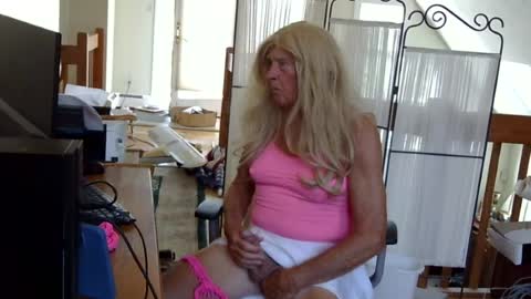 lorelea online show from July 2, 12:00 pm