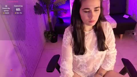 Snapshot of loren_tay chatting on February 17, 3:14 am Loren online show from February 17, 3:14 am