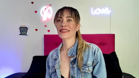 Snapshot of lorena_sweet3 chatting on April 14, 2:01 pm lorena_sweet3 online show from April 14, 2:01 pm