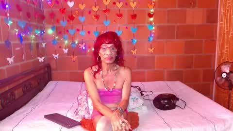 Lorena Capelli online show from February 14, 1:40 pm