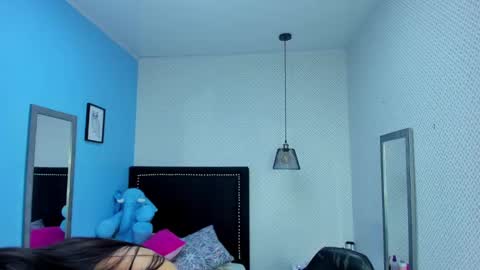 lorenadavies online show from February 7, 12:39 pm