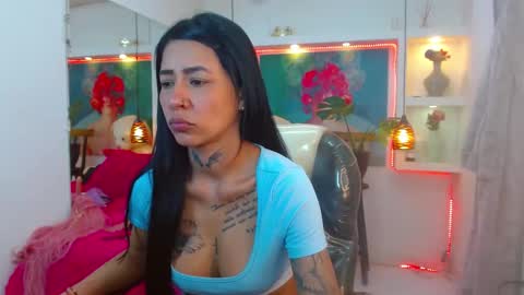 Snapshot of lorenapinto_ chatting on October 9, 2:53 am lore online show from October 9, 2:53 am