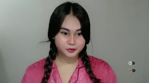 Snapshot of lorenpage_love chatting on December 23, 3:01 pm LOREN online show from December 23, 3:01 pm
