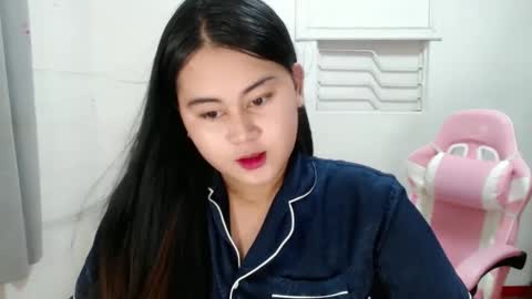 Snapshot of lorenpage_love chatting on January 3, 5:39 am LOREN online show from January 3, 5:39 am
