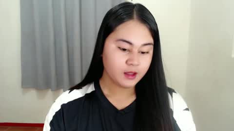 Snapshot of lorenpage_love chatting on January 10, 7:35 am LOREN online show from January 10, 7:35 am