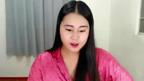 Snapshot of lorenpage_love chatting on January 11, 5:41 am LOREN online show from January 11, 5:41 am