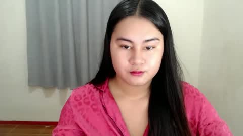 Snapshot of lorenpage_love chatting on January 16, 7:28 am LOREN online show from January 16, 7:28 am