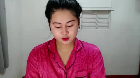 Snapshot of lorenpage_love chatting on January 17, 6:47 am LOREN online show from January 17, 6:47 am