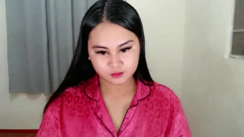Snapshot of lorenpage_love chatting on January 24, 6:14 am LOREN online show from January 24, 6:14 am