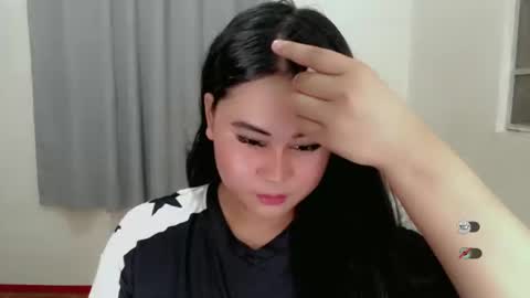 Snapshot of lorenpage_love chatting on February 11, 6:08 am LOREN online show from February 11, 6:08 am